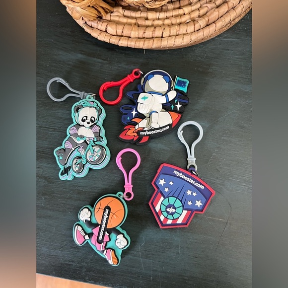 Dude Perfect Keychain clips Trick shot. - Picture 1 of 2